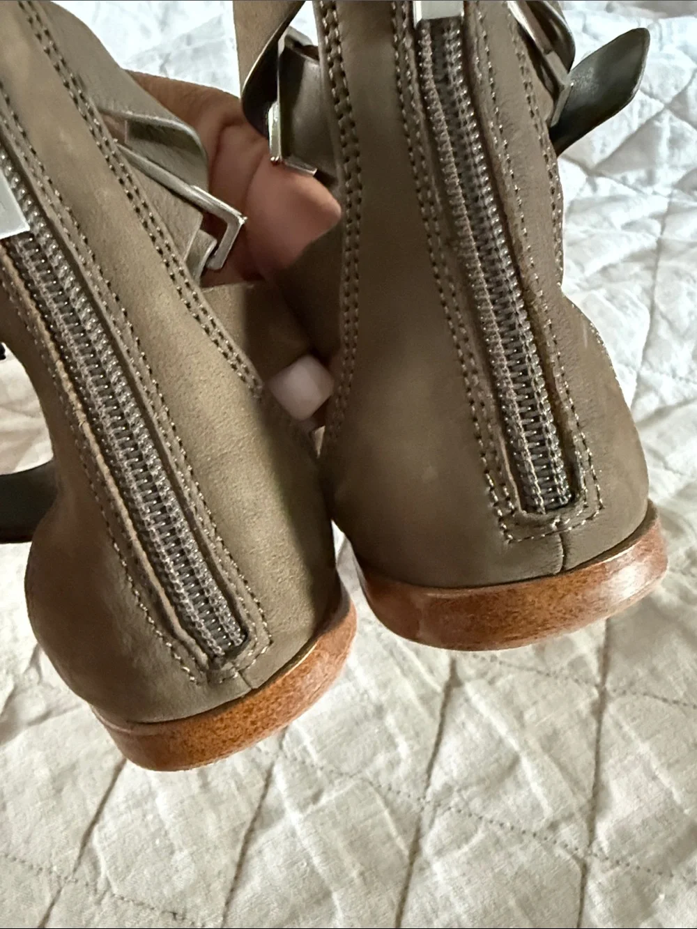 1 State Women’s Olive Strappy Leather Sandals - size 7